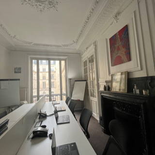 Bureau privé 27 m² 8 postes Location bureau Rue de la Pépinière Paris 75008 - photo 2